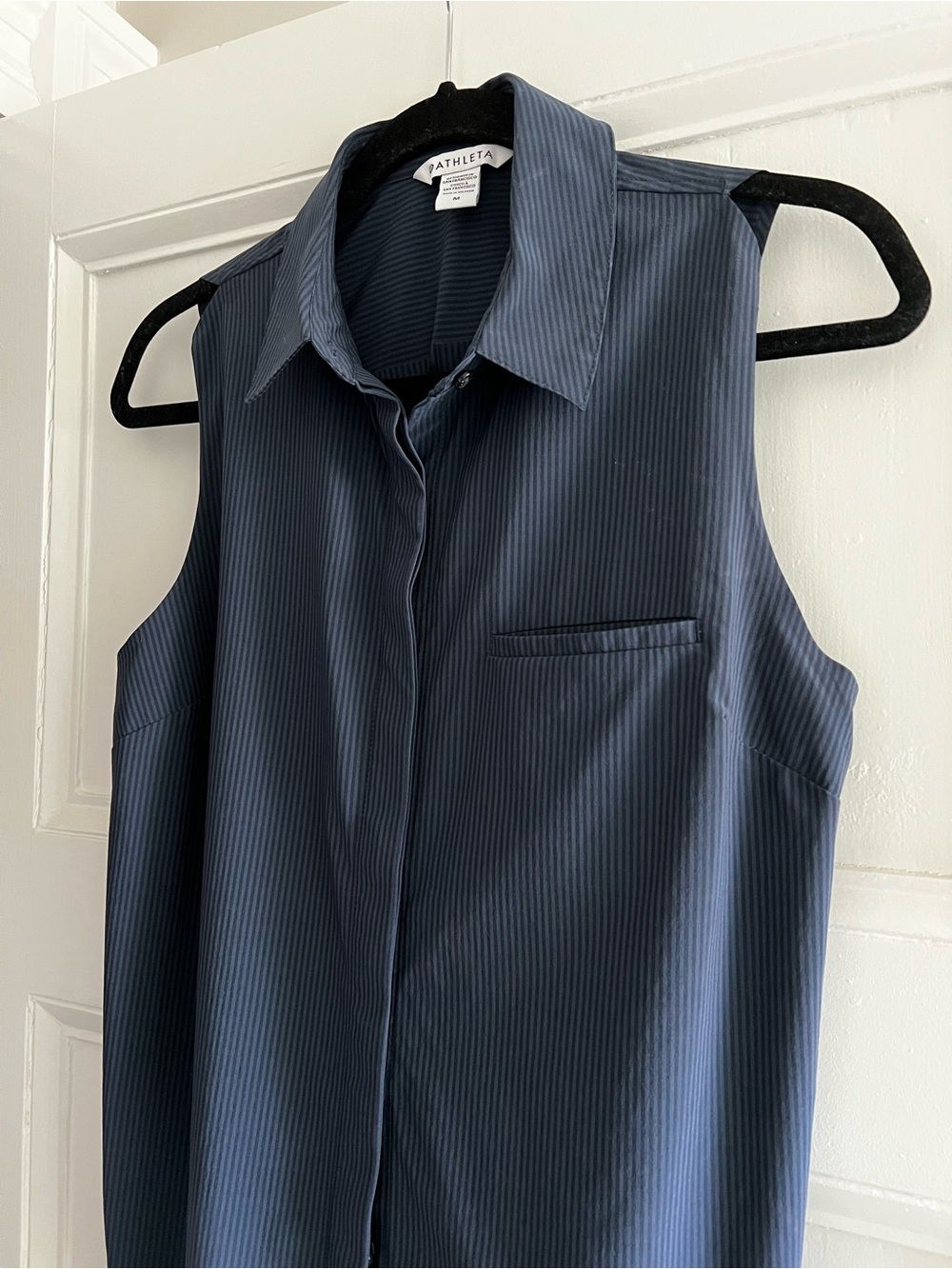 Athleta Urbanite sleeveless top BLUE size MEDIUM